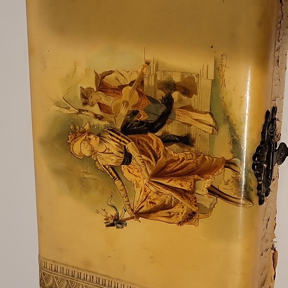 Vintage Celluloid? Jewelry or Hankerchief Box w Courting Couple Victorian - Picture 2 of 12